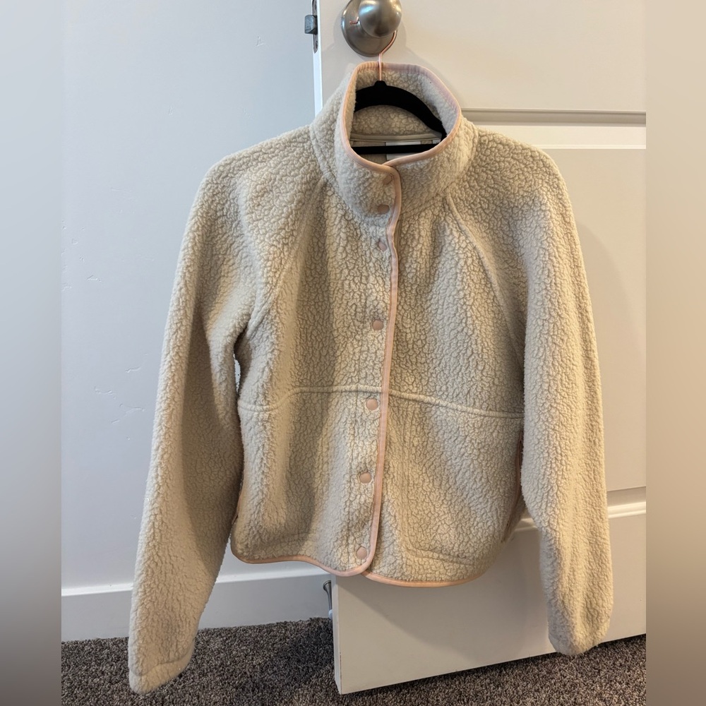 Aritzia Sunday Best Sherpa Fleece